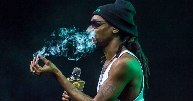 how much weed does snoop dogg -