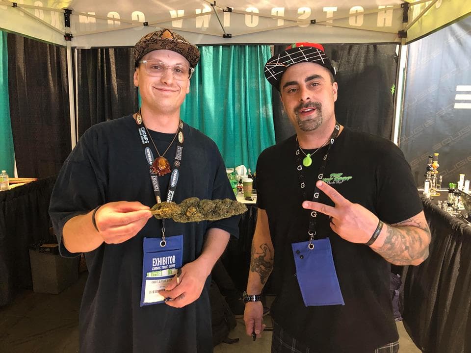 Hemp & CBD Products Are Taking Over - Champs Tradeshow 2019 Recap Ft. Ghost Vapes, Greenlane, Piece Of Mind, Satori