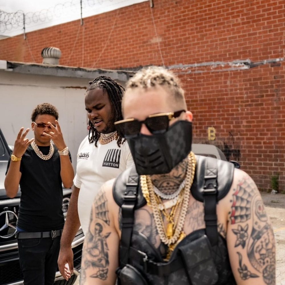 28AV Strengthens The Detroit-Seattle Connection With Tee Grizzley In New  Icy Visuals For Pistolet