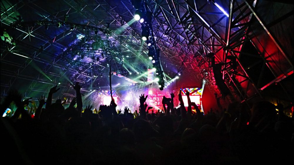 California to require proof of vaccination or negative test at indoor events