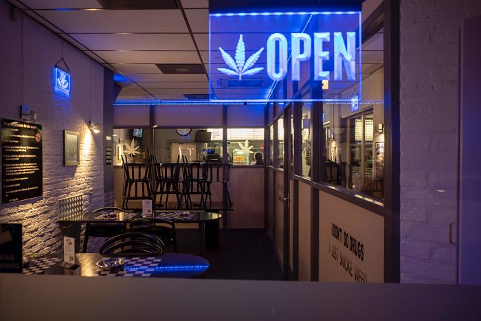 90% of Local Towns in Maine Continue to Block Cannabis Sales Despite State Legalization