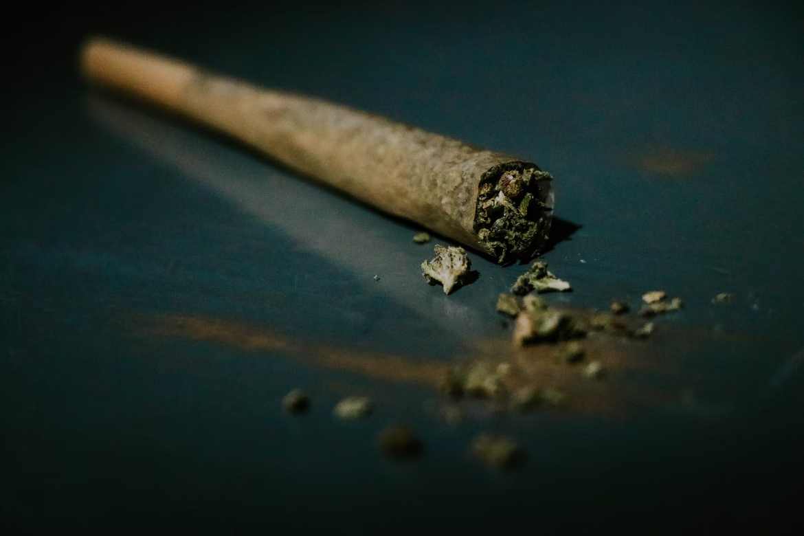 How Many Joints Can be Rolled With An Ounce of Weed in Full, Half, and .25 Gram Amounts How Many Joints Can be Rolled With An Ounce of Weed in Full, Half, and .25 Gram Amounts