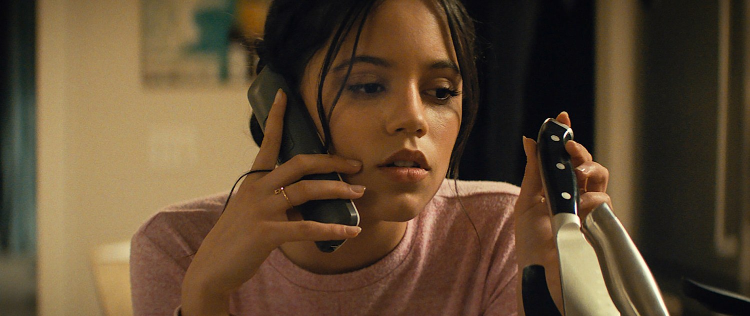 Jenna Ortega as Tara Carpenter in Scream (2022).