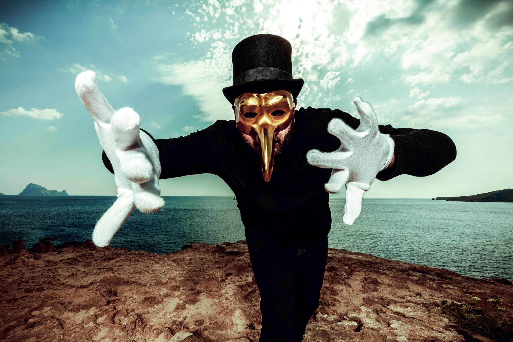 Claptone partners with New York-based promoter TILT to raise money for No Kid Hungry through ticket sales at the Holiday Ball in New York.