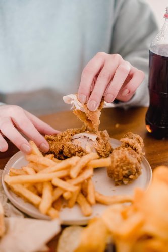 pexels-tim-samuel-6697264-fried chicken