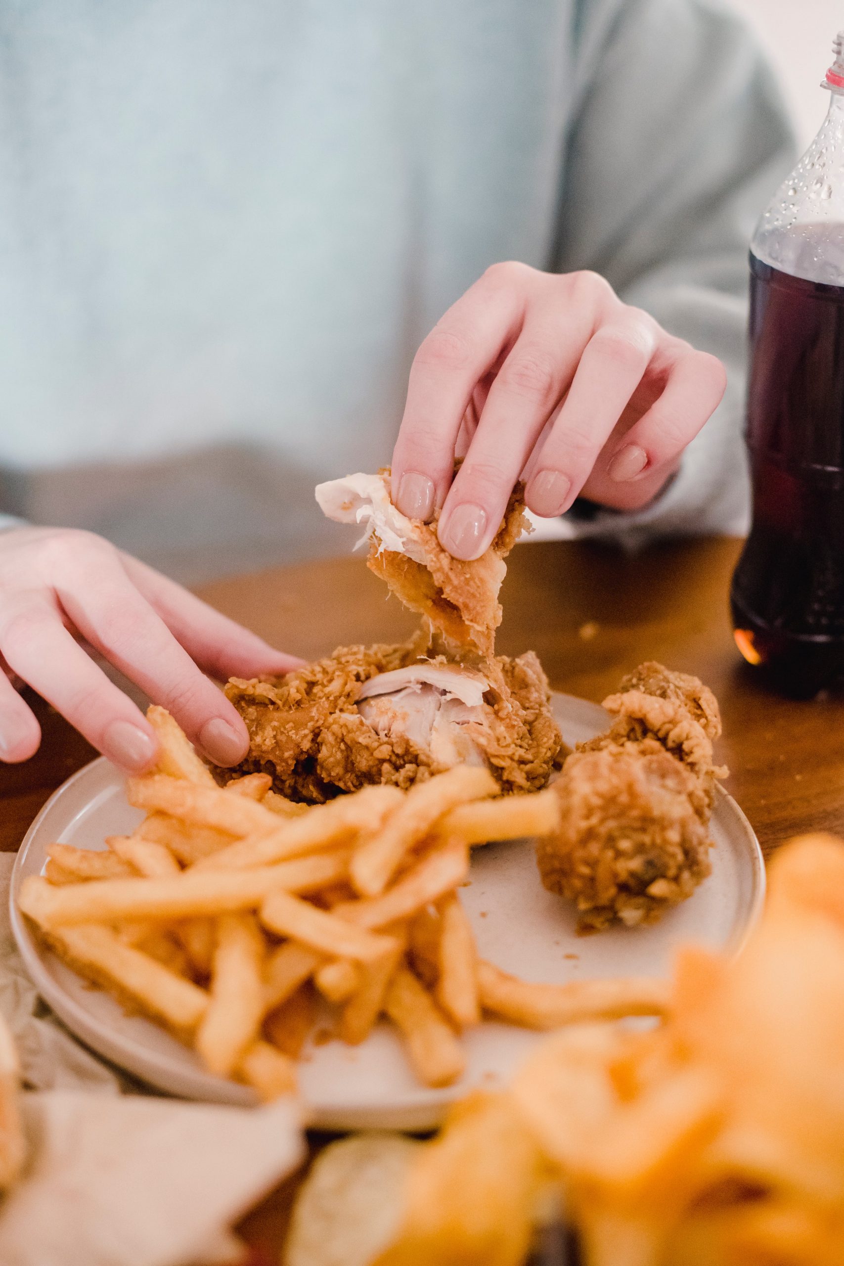 pexels-tim-samuel-6697264-fried chicken