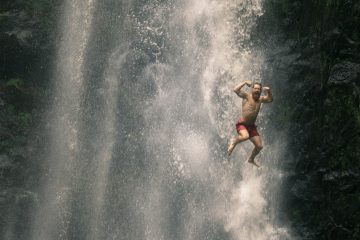 jakob-owens-3tgeb7N5Mwg-unsplash-cliff jumping-cliff diving