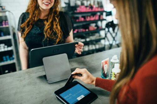 Real-World Examples of AI in Small Businesses photo